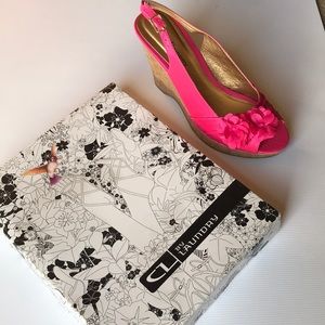 NWT  - CL by Laundry - Pink Silk Wedgie Sandals